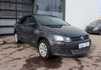 Подержанный автомобиль Volkswagen Polo Sedan 2012 года (2 фото)