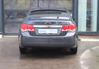 Подержанный автомобиль Chevrolet Cruze Sedan 2011 года (4 фото)