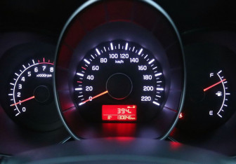 Подержанный автомобиль Kia Rio Hatchback 2016 года (17 фото)