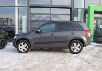 Подержанный автомобиль Suzuki Grand Vitara 2008 года (2 фото)