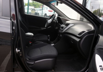 Подержанный автомобиль Hyundai Solaris Sedan 2014 года (7 фото)