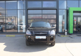 Подержанный автомобиль Hyundai Tucson 2008 года (8 фото)