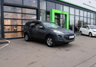Подержанный автомобиль Peugeot 4007 2011 года (7 фото)
