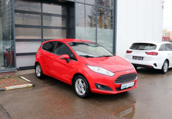 Подержанный автомобиль Ford Fiesta Hatchback 2016 года (7 фото)