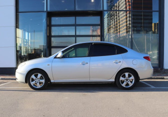 Подержанный автомобиль Hyundai Elantra Sedan 2008 года (2 фото)