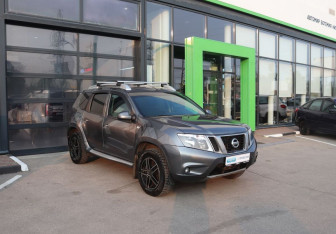 Подержанный автомобиль Nissan Terrano 2019 года (7 фото)