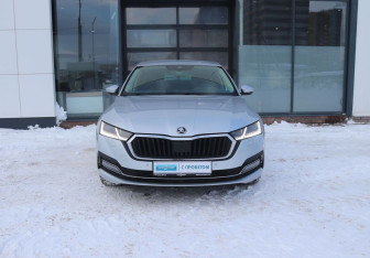 Подержанный автомобиль Skoda Octavia Liftback 2020 года (8 фото)