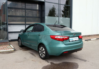 Подержанный автомобиль Kia Rio Sedan 2011 года (3 фото)