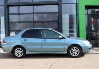 Подержанный автомобиль Mitsubishi Lancer Sedan 2007 года (6 фото)