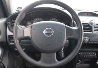 Подержанный автомобиль Nissan Almera Classic 2006 года (16 фото)