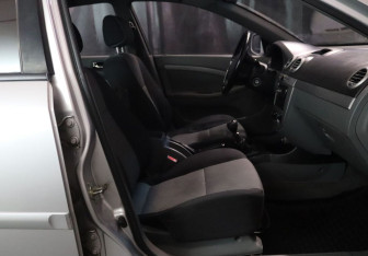 Подержанный автомобиль Chevrolet Lacetti Hatchback 2011 года (13 фото)