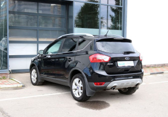 Подержанный автомобиль Ford Kuga 2012 года (5 фото)