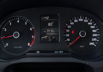 Подержанный автомобиль Volkswagen Polo Hatchback 2011 года (16 фото)