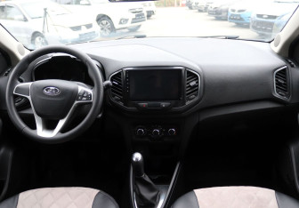 Подержанный автомобиль LADA (ВАЗ) XRAY 2019 года (15 фото)