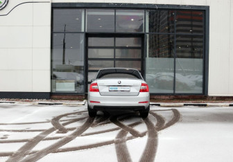 Подержанный автомобиль Skoda Octavia Liftback 2016 года (4 фото)