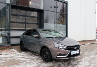 Подержанный автомобиль LADA (ВАЗ) Vesta Sedan 2019 года (7 фото)