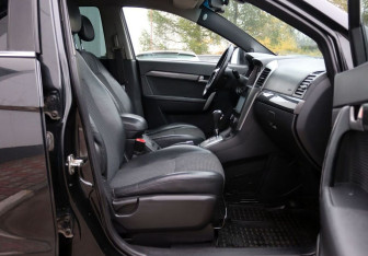 Подержанный автомобиль Chevrolet Captiva 2011 года (12 фото)