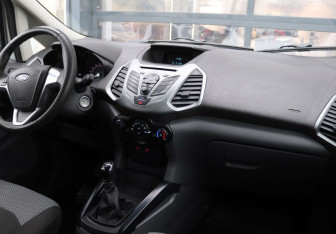 Подержанный автомобиль Ford EcoSport 2015 года (13 фото)