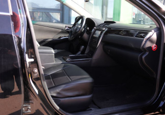 Подержанный автомобиль Toyota Camry Sedan 2018 года (13 фото)