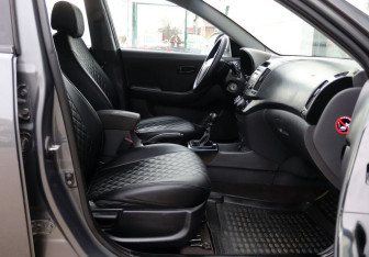 Подержанный автомобиль Hyundai Elantra Sedan 2008 года (12 фото)