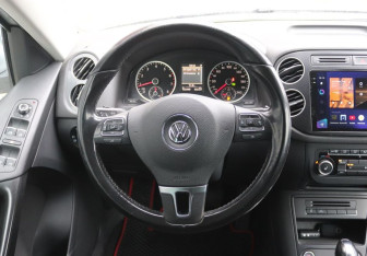 Подержанный автомобиль Volkswagen Tiguan 2013 года (15 фото)