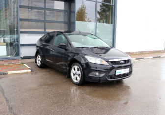 Подержанный автомобиль Ford Focus Hatchback 2008 года (7 фото)