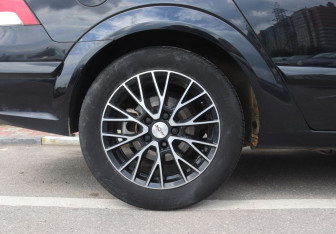 Подержанный автомобиль Opel Astra Sedan 2010 года (10 фото)