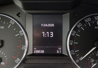 Подержанный автомобиль Skoda Octavia Liftback 2014 года (17 фото)