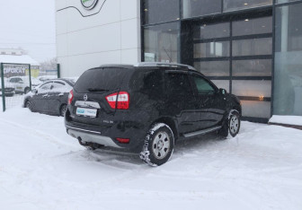 Подержанный автомобиль Nissan Terrano 2015 года (5 фото)