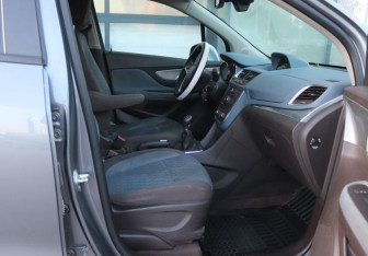 Подержанный автомобиль Opel Mokka 2014 года (15 фото)