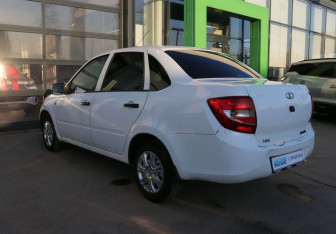 Подержанный автомобиль LADA (ВАЗ) Granta Sedan 2013 года (3 фото)