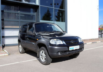 Подержанный автомобиль Chevrolet Niva 2011 года (7 фото)