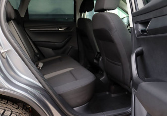Подержанный автомобиль Skoda Karoq 2021 года (13 фото)