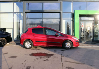 Подержанный автомобиль Peugeot 308 Hatchback 2008 года (6 фото)