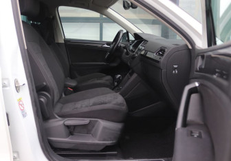 Подержанный автомобиль Volkswagen Tiguan 2017 года (13 фото)