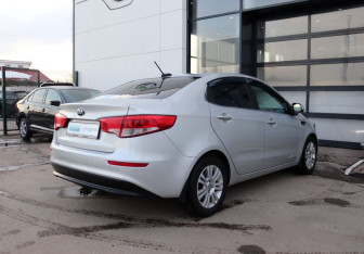 Подержанный автомобиль Kia Rio Sedan 2016 года (6 фото)