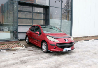 Подержанный автомобиль Peugeot 207 Hatchback 2008 года (7 фото)