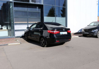 Подержанный автомобиль Kia Rio Sedan 2013 года (3 фото)