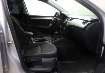 Подержанный автомобиль Skoda Octavia Liftback 2016 года (13 фото)
