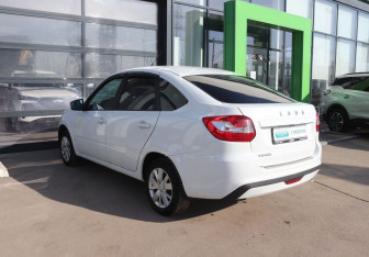Подержанный автомобиль LADA (ВАЗ) Granta Liftback 2023 года (3 фото)