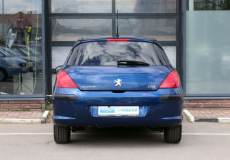 Подержанный автомобиль Peugeot 308 Hatchback 2009 года (3 фото)
