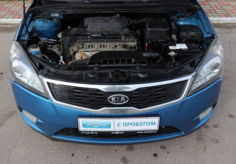 Подержанный автомобиль Kia Ceed Hatchback 2010 года (10 фото)