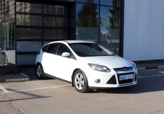 Подержанный автомобиль Ford Focus Hatchback 2012 года (2 фото)