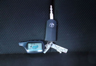 Подержанный автомобиль Mazda 3 Sedan 2011 года (16 фото)