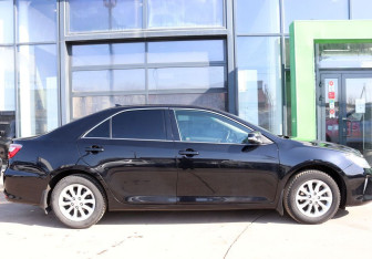 Подержанный автомобиль Toyota Camry Sedan 2018 года (6 фото)