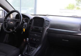 Подержанный автомобиль Chevrolet Captiva 2007 года (13 фото)