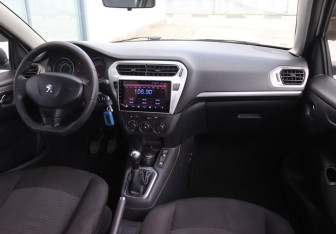 Подержанный автомобиль Peugeot 301 2013 года (13 фото)