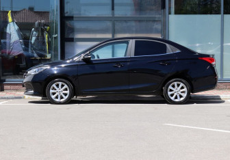 Подержанный автомобиль Changan Alsvin 2023 года (8 фото)