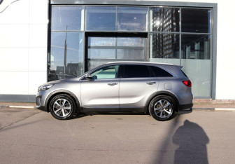 Подержанный автомобиль Kia Sorento 2019 года (2 фото)