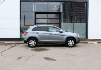 Подержанный автомобиль Mitsubishi ASX 2013 года (6 фото)